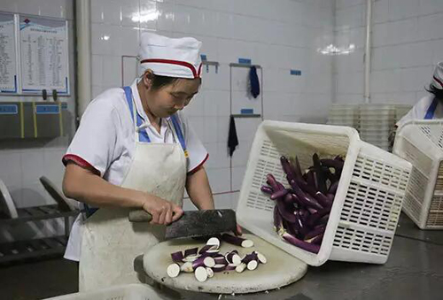 食堂里每天都在發生些什么，你一定不知道