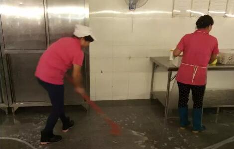 這是承包的飯堂，那些飯堂背后的故事